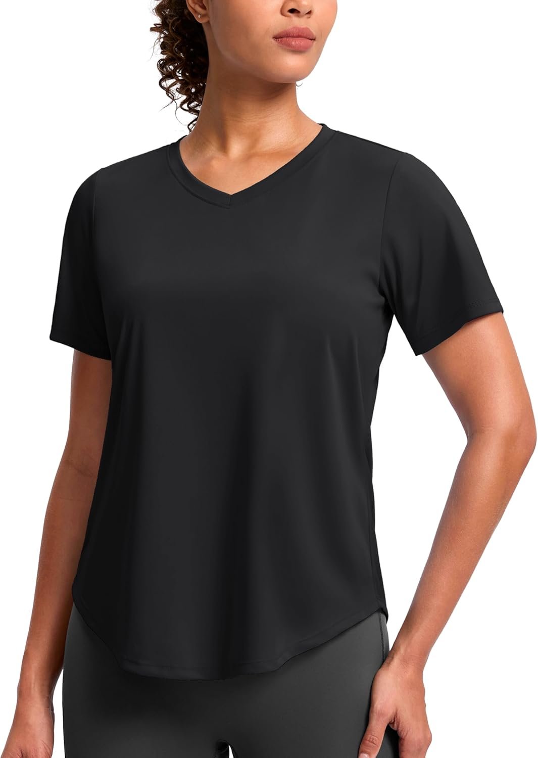 This women’s casual short-sleeve top features a skin-friendly fabric with enhanced moisture-wicking and breathability properties.